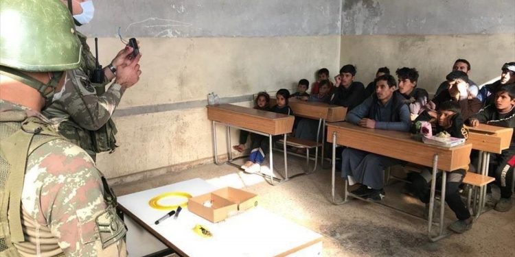 Dewleta faşist perwerda bombeya zindî dide zarokên Kurd