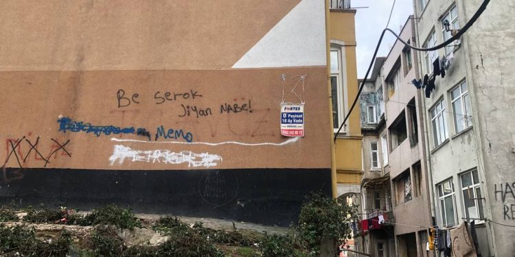 Meclîsa Ciwanên HDP’ê ya Stenbolê ji bo piştgiriya grevên birçîbûnê li qada ne