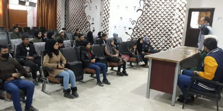 Tevgera Xwendekarên Demokratîk civîna xwe li Minbicê li darxist