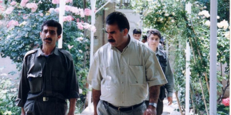 Ji pênûsa gerîla – Fermandarê li ser dilan hatiye neqişandin