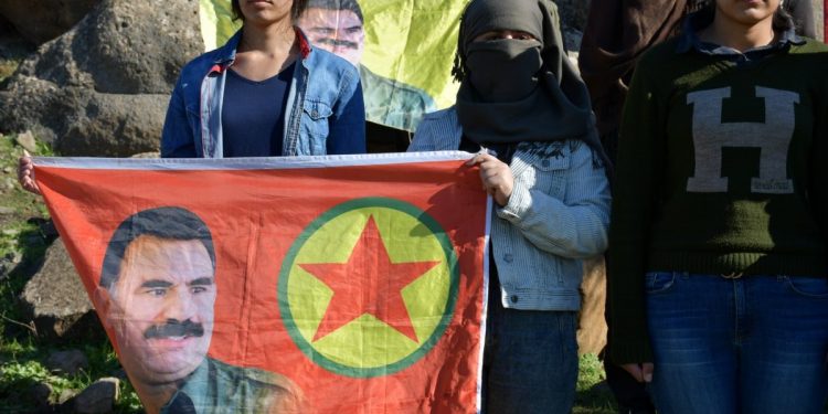 FLAŞ – Ciwanên Rojava: ‘Em tevlî serkeftina destana dirokî a Garê dibin’