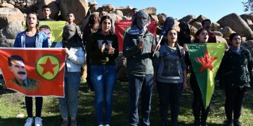 FLAŞ – Ciwanên Rojava: ‘Em tevlî serkeftina destana dirokî a Garê dibin’