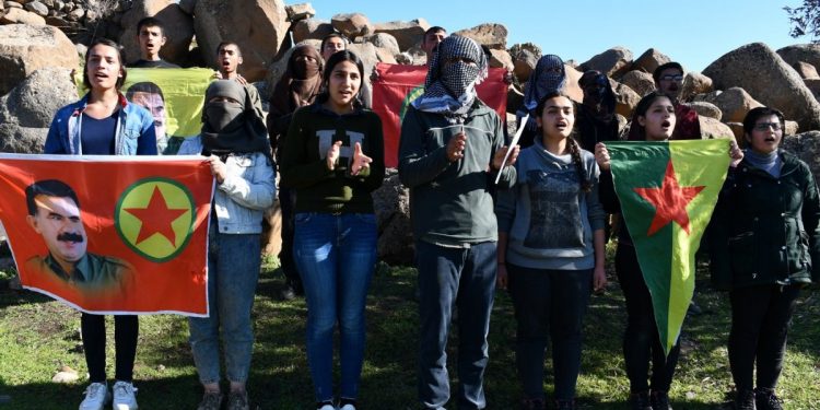 FLAŞ – Ciwanên Rojava: ‘Em tevlî serkeftina destana dirokî a Garê dibin’