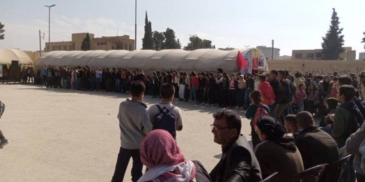 Ciwanên Kobanê li dijî komployê kon vedan