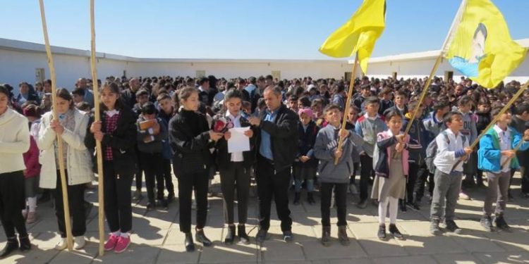 Xwedevanên Mexmûrê Banga Xwedîderketina Zimanê Dayîkê Kir