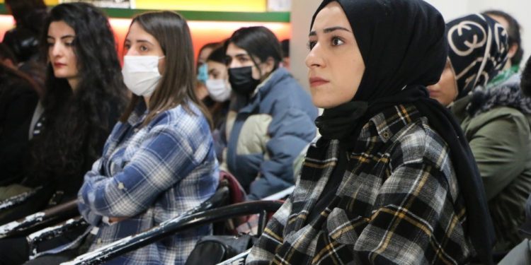 Meclisa Ciwanan a HDP’ê kampanya xwe ya “Bikeve tevgerê” bi dawî kirin