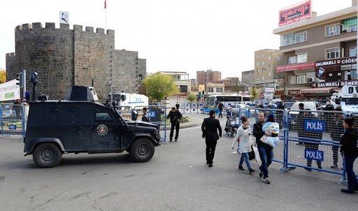 Dagirkeriya tirk li bajarên ku lê berxwedan heye, fihûş û madeyên hişbir belav dike!