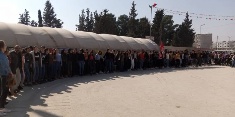 Ciwanên Kobanê li dijî komployê kon vedan