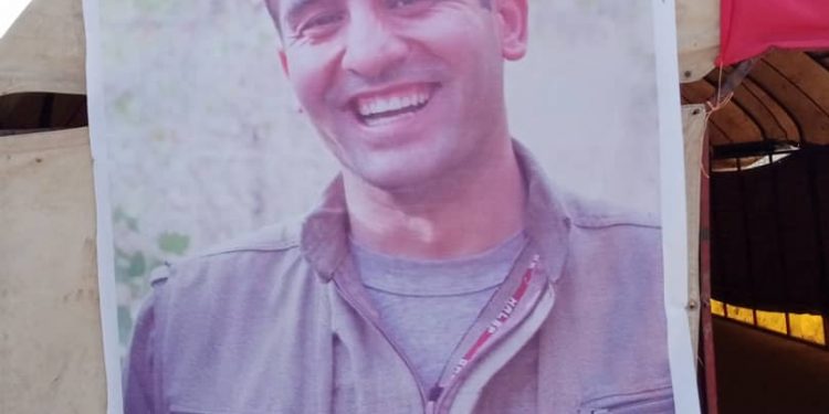 Ciwanên Kobanê li dijî komployê kon vedan