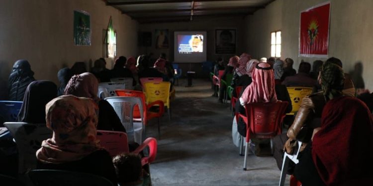 Ciwanên Tebqayê li ser Komployê Semînerek li darxistin