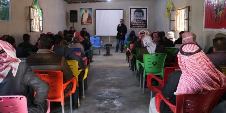 Ciwanên Tebqayê li ser Komployê Semînerek li darxistin