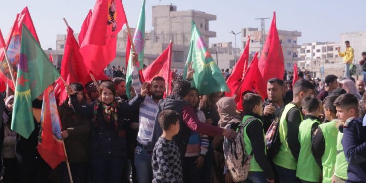 Ciwanên Kobanê li Dijî Dagirkeriya Tirk meşiyan