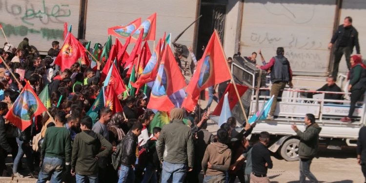 Ciwanên Kobanê li Dijî Dagirkeriya Tirk meşiyan