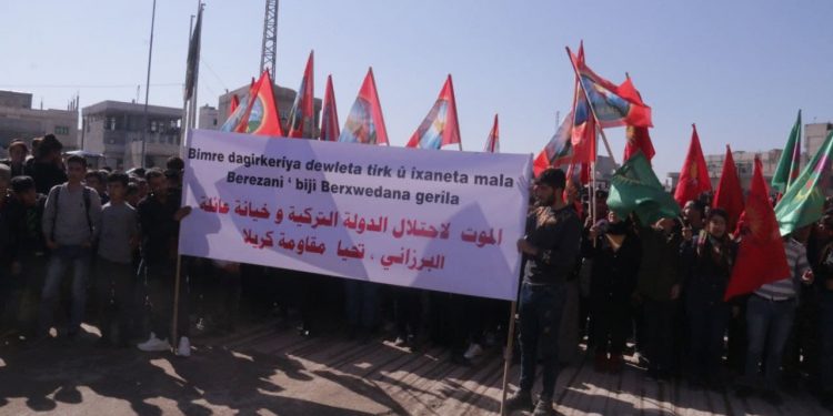 Ciwanên Kobanê li Dijî Dagirkeriya Tirk meşiyan