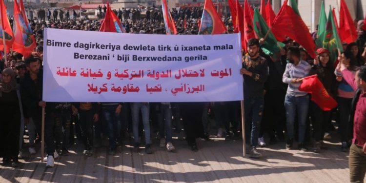 Ciwanên Kobanê li Dijî Dagirkeriya Tirk meşiyan