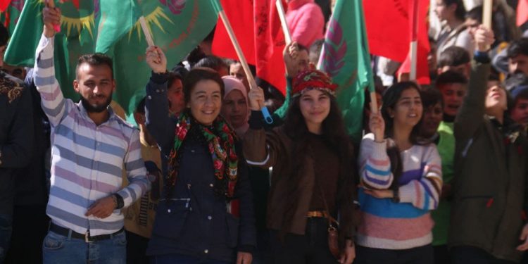 Ciwanên Kobanê li Dijî Dagirkeriya Tirk meşiyan
