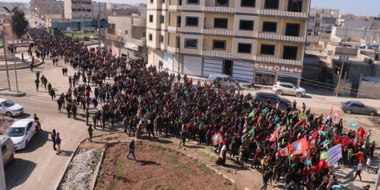 Ciwanên Kobanê li Dijî Dagirkeriya Tirk meşiyan