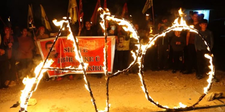 Ciwanên Şengalê li dijî komplo û êrişên li ser Garê meşiyan