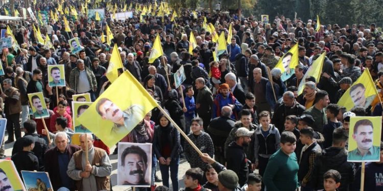 Gel û ciwanên Helebê komplo şermezar kir