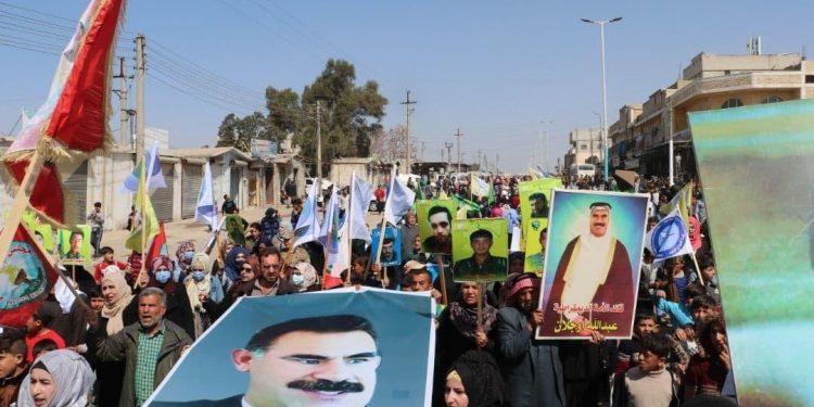 Ciwan û Gelê Tebqa ji bo azadiya Rêber Ocalan meşiyan