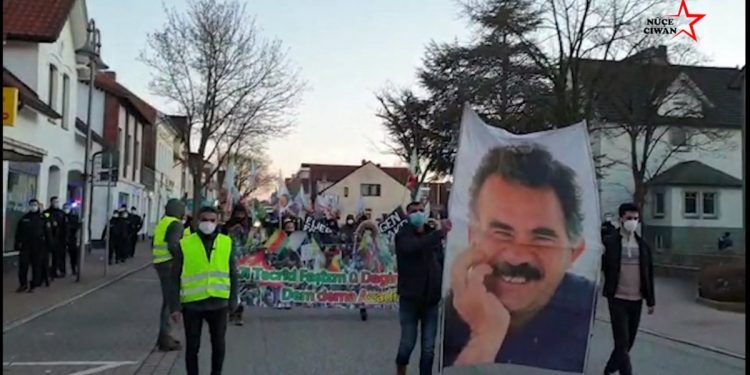 Li Maînz û Hambûrgê Ciwanan tecrîd protesto kirin