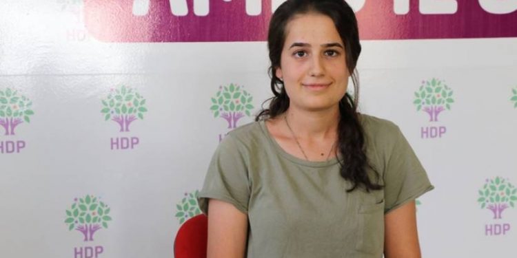 Dewleta Tirka Endama Meclîsa Ciwana Berfîn Can rehîn girt