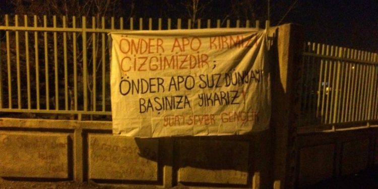 LEZGÎN – Li Wanê Ciwanên Welatparêz ji bo Rêberê Gelan Pankart daliqand