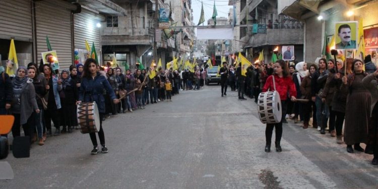 Jinên Ciwan ên Helebê ji bo 8’ê Adarê meşeke meşaleyî lidarxistin