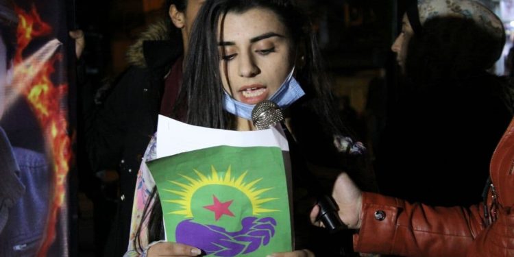 Jinên Ciwan ên Helebê ji bo 8’ê Adarê meşeke meşaleyî lidarxistin