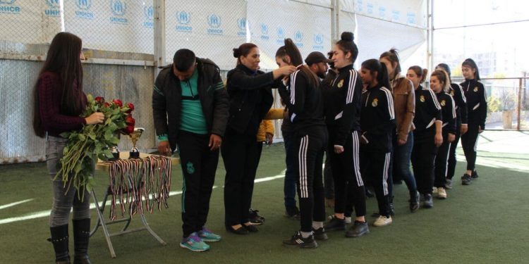 Jinên Ciwan li Helebê bi wesîleya 8’ê Adarê Aktîvîteya Futbolê pêk anîn