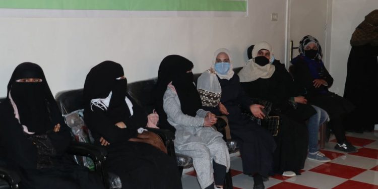 Yekitiya Jinên Ciwan li Tebqayê semînerek li darxist