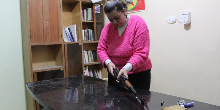 Li Helebê Ciwanan perwerdeya leşkerî da destpêkirin