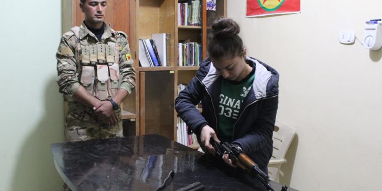 Li Helebê Ciwanan perwerdeya leşkerî da destpêkirin