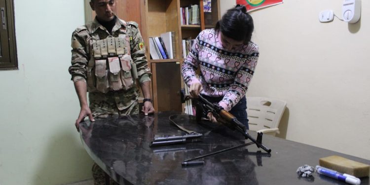 Li Helebê Ciwanan perwerdeya leşkerî da destpêkirin