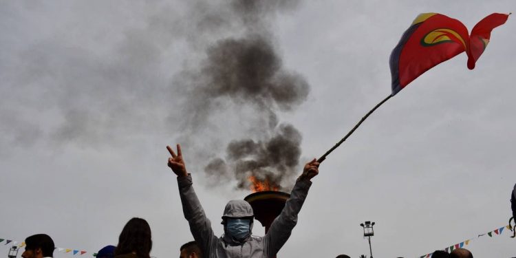 Li Newroza Amedê Rengê Ciwanan