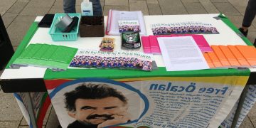 Ji ciwanên li Vuppertal ji bo Rêberê Gelan standa azadiyê