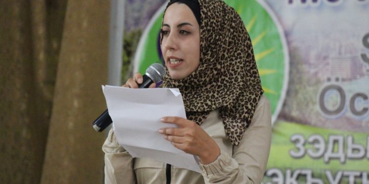 Jinên ciwan li Minbicê bi boneya salvegera şehadeta Zîlan mîhrîcanek lidarxist