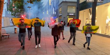 Ciwanên Kurd li Stûttgartê dewleta Tirk û PDK şermezar kirin