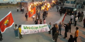 Ciwanên Şehbayê li dijî êrîşên li ser qampa Mexmûr û Efrînê meşiyan