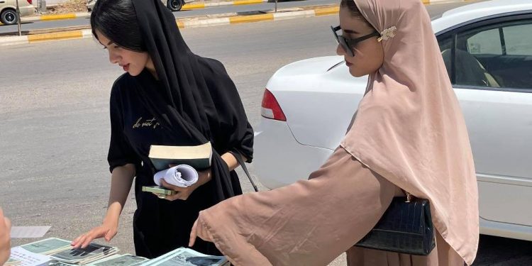 Ciwanan li Helebceyê pirtûkên Rêber Apo belav kirin