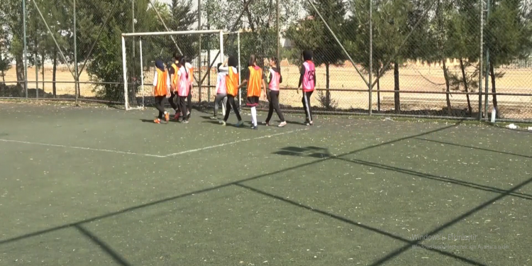 Li Hewreman tîma jinan a futbolê