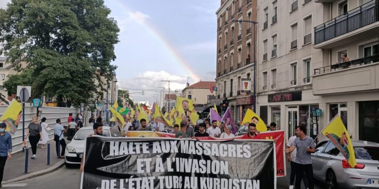 Ciwanên Ewropayê ji bo azadiya Rêberê xwe meşiyan