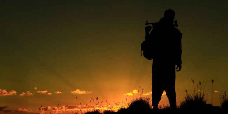 Ji Pênûsa Gerîla – Rojek ji çarçela