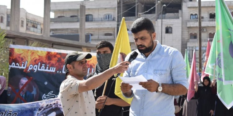 Ciwanên Minbicê li dijî dagirkeriya Tirk meşiyan