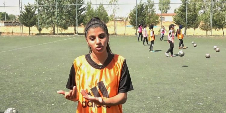 Li Hewreman tîma jinan a futbolê