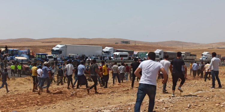 Leşkerê Tirk ê dagirker êrîş kir, cotkaran li ber xwe dan