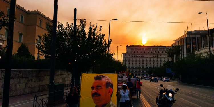 Li Yewnanîstanê li dijî dagirkerî û faşîzma dewleta Tirk meş