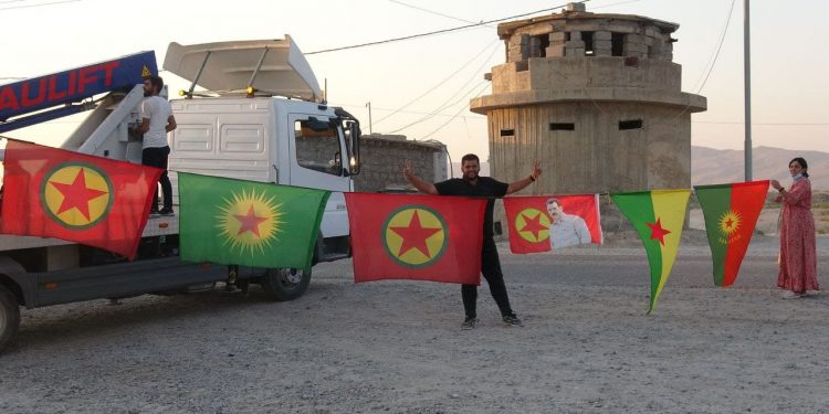 Li Mexmûrê amedekariyên pîrozbahiyê 15 Tebaxê