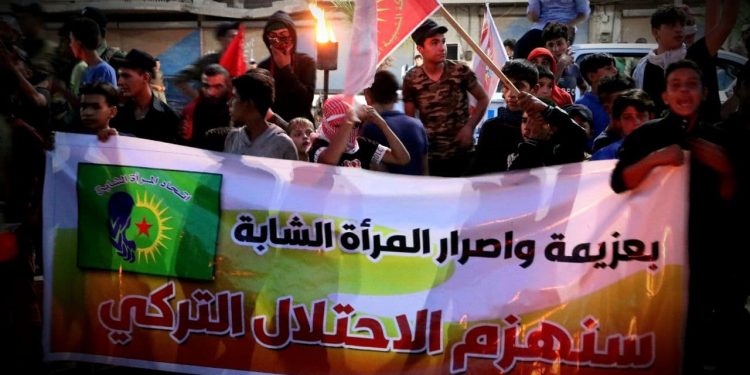 Ciwanên Tebqayê li dijî dagirkeriya Dewleta Tirk meşiyan