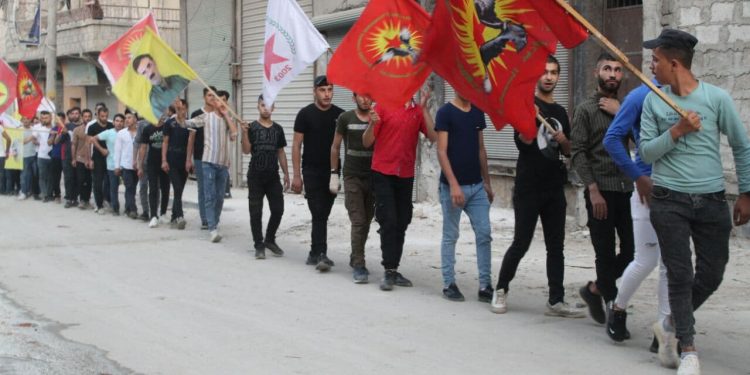 Ciwanên Helebê li dijî dagirkeriya Dewleta Tirk meşiyan